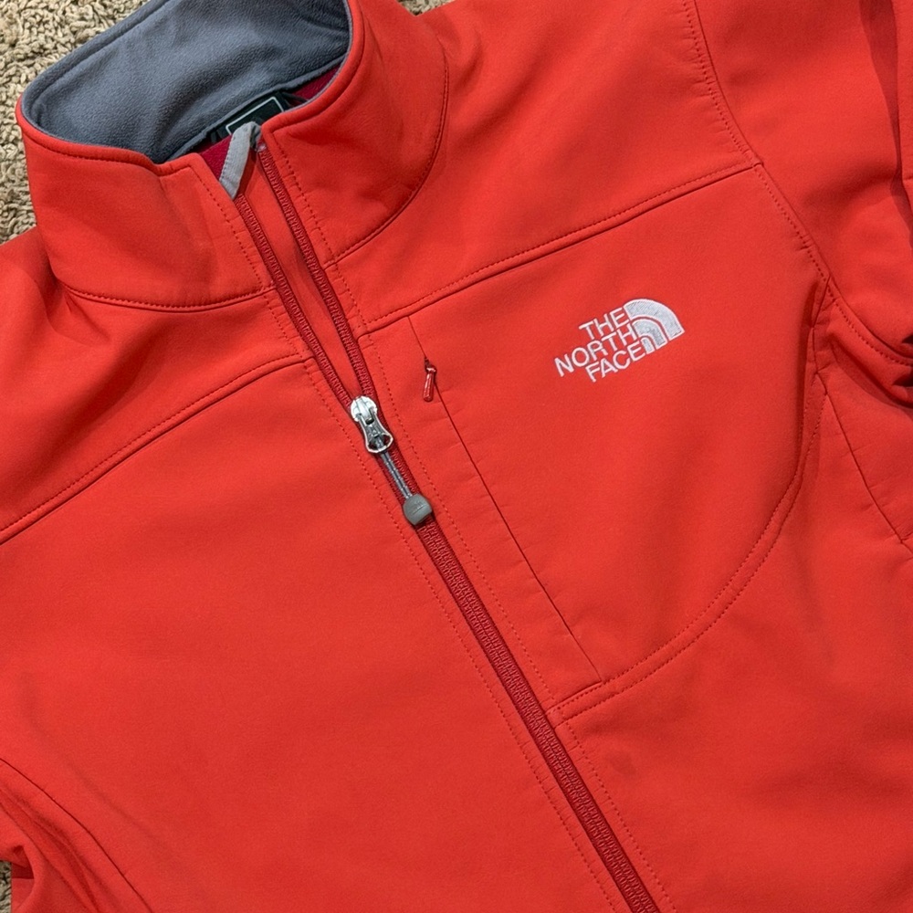 The North Face Women's Apex Bionic Softshell Jacket Dark Coral (Size S)